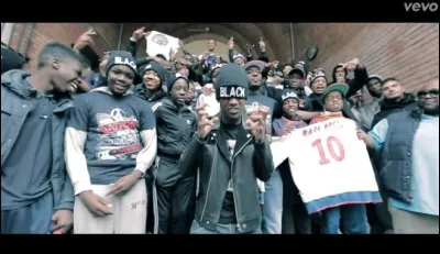 Complétez les paroles du 2e couplet : 
"Quand j'rappe, ton MC, il panique grave, j'suis l'pochon de éç de la Place (...)"