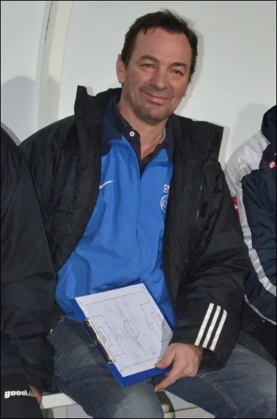 Par quel club n'est pas passé le footballeur professionnel Stéphane Paille ?