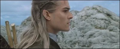 Lors de la même réunion, qui insulte Legolas ?