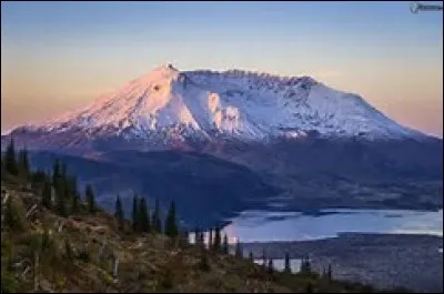 Quand s'est passée la dernière éruption du volcan mont St Helens ?