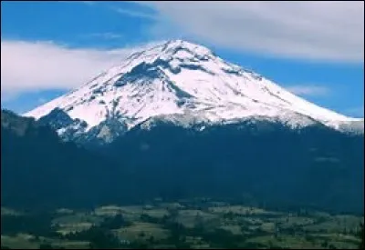 Quelle est la hauteur du volcan Popocatépetl ?