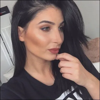 Quel âge a-t-elle ? (2017)