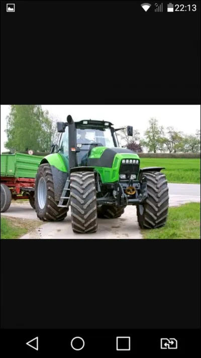 Comment écrit-on la marque de ce tracteur ?