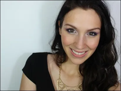 Qui est cette youtubeuse ?