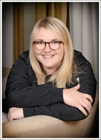 Qui est cette youtubeuse ?