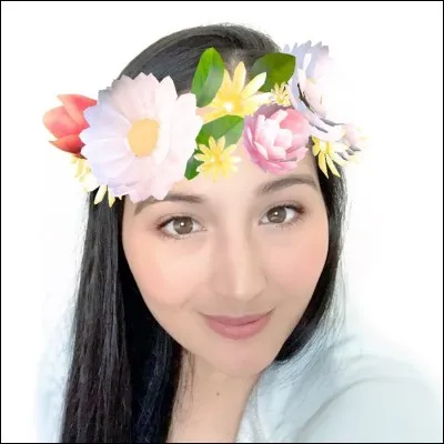 Qui est cette youtubeuse ?