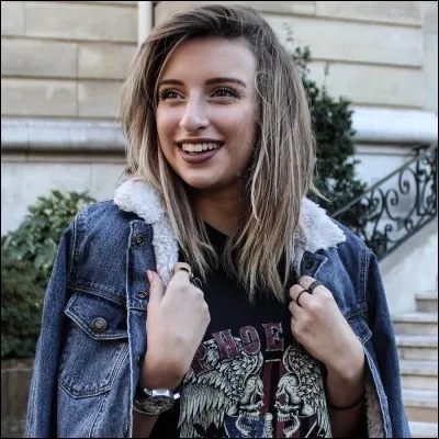 Qui est cette youtubeuse ?