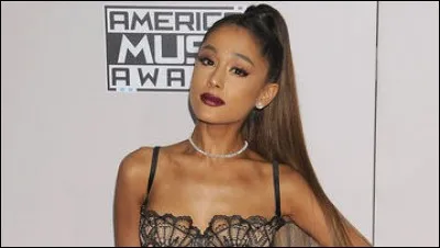 A-t-elle un petit copain ?