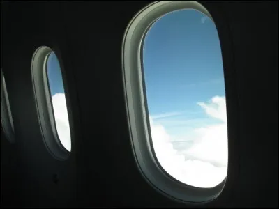 Pourquoi les hublots des avions ou des bateaux sont-ils de forme ronde ?