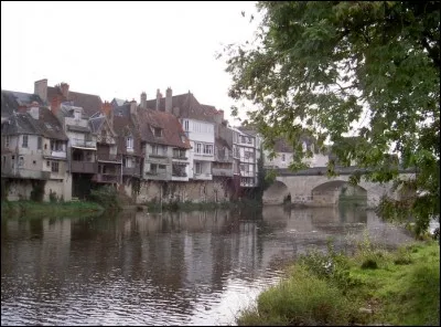 C'est la Venise du Berry.
Indice : Le festival Debussy.