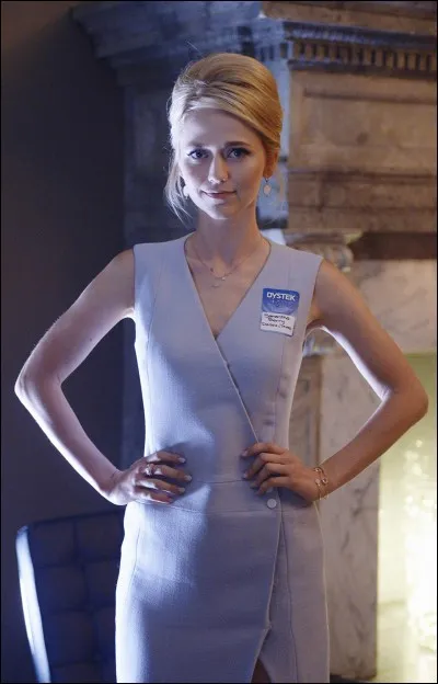 Comment s'appelle sa meilleure amie qu'elle rencontrera pendant sa formation ?