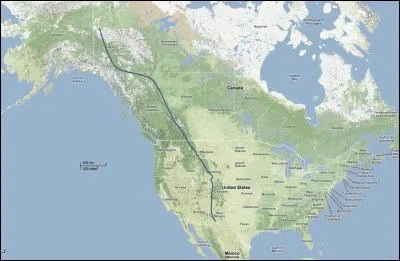 Par quelle grande chaîne de montagnes le Canada est-il traversé à l'ouest ?