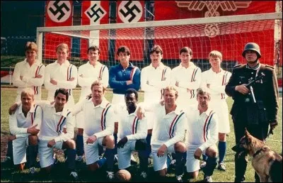 Quel joueur de football belge &eacute;tait &agrave; l'affiche du film "&Agrave; nous la victoire" avec son ami Pel&eacute; et l'acteur Sylvester Stallone ?