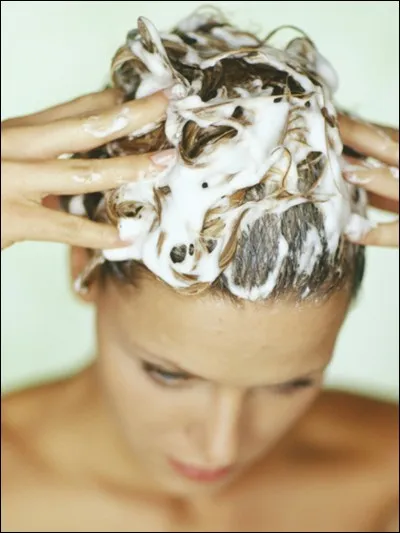 All&ocirc; ! Nan mais all&ocirc; quoi ! T'es une fille et t'as pas de shampoing !