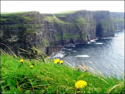 Voyages : Parmi ces sites touristiques irlandais, lequel se situe en Irlande du Nord ?