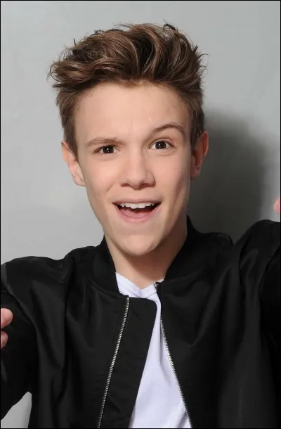 Dans la chanson "Yolo" combien de fois dit-il Yolo dans le refrain ?