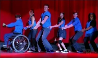 Quelle chanson de la saison 1 a été considérée vulgaire pour certains parents ?