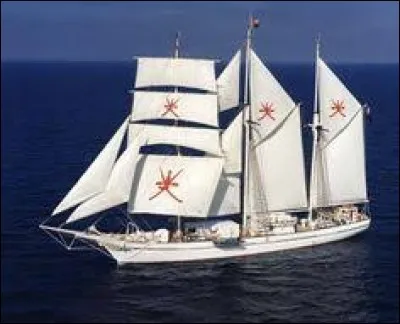 Le Shabab Oman II est un trois-mâts carré du sultanat d'Oman de 86 mètres. Dans quelle partie de la péninsule arabique se situe ce pays ?