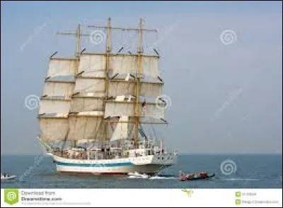 Le Mir (Paix) est un trois-mâts carré russe de 109 mètres dont le port d'attache est Saint-Pétersbourg. Où se trouve ce port ?