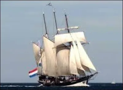 L'Oosterschelde est une goélette à trois mâts et hunier de 50 mètres. Comme son nom l'indique, c'est un bateau...