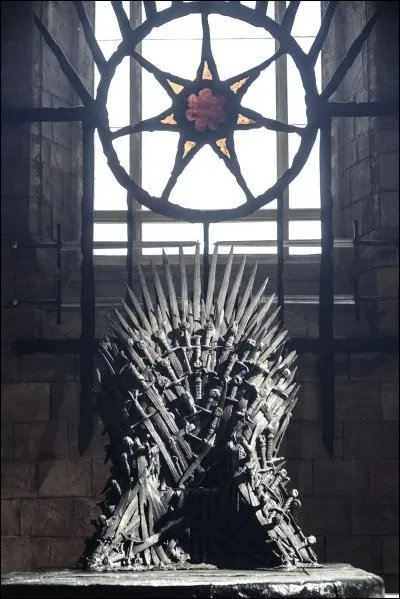 Durant les 7 saisons de "Game of Thrones", combien de personnes se sont assises sur le trône de fer ?