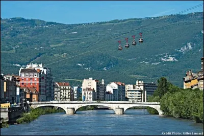 Situez ce téléphérique ?