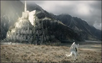 Dans le film - Dans quels films aperçoit-on la cité de Minas Tirith ?