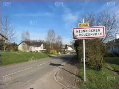 Nous sommes dans le Grand-Est, à l'entrée de Neunkirchen-lès-Bouzonville. Village du Pays de Nied, à la frontière allemande, il se situe dans le département ...