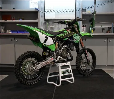 À qui appartient cette moto ?