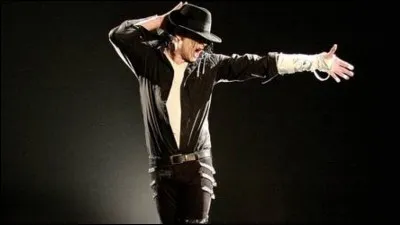 Quel est le premier album de la star en carrière solo ?