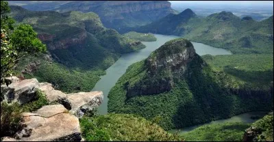 Quel pays européen a colonisé le Mozambique jusqu'en 1975 ?