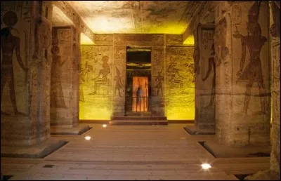 Quel monument d'Égypte est situé le plus au sud ?