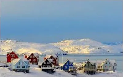 De quel pays scandinave dépend le Groenland ?