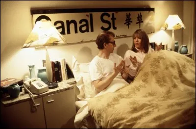 Selon Woody Allen dans "Meurtre mystérieux à Manhattan", quel pays veut-il envahir s'il écoute trop Wagner ?