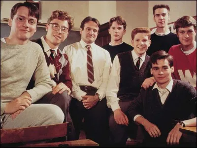 Quelle formule latine est indissociable du film "Le Cercle des poètes disparus" ?