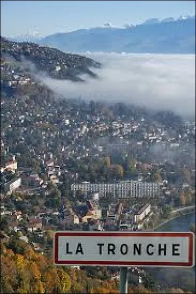 Ville de la métropole Grenobloise, La Tronche se situe dans le département ...
