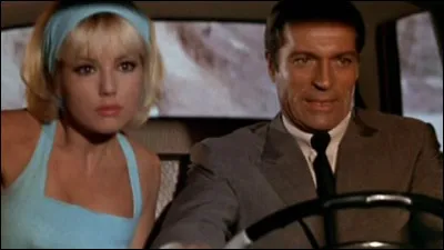 Dans quelle ville y-a-t-il une "Furia" pour l'agent OSS 117, dans le film d' André Hunebelle ?