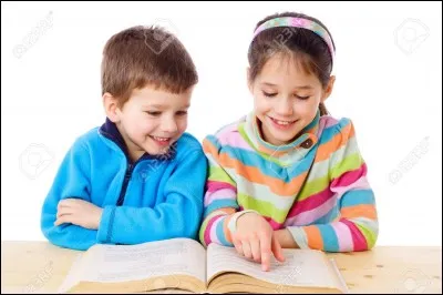 Sortir avec un ami d'enfance, cela te dérange-t-il ?