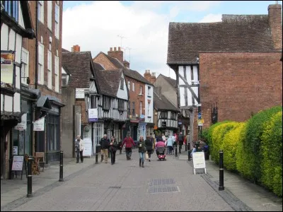 Le nom de cette ville ressemble à celui de son comté. Elle est le nom d'une sauce anglaise. Voici...