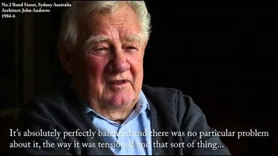 Je mesure un peu plus de 553 mètres et je me trouve à Toronto. Mon architecte, John Andrews, m'a construite de 1973 à 1976. Que suis-je ?