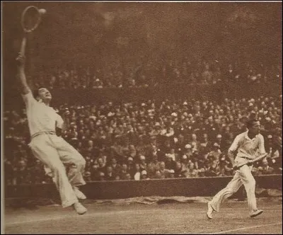 En 1927, face à quel pays les quatre Mousquetaires du tennis français gagnent-ils leur première coupe Davis ?