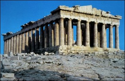 Quel est le nom du plus célèbre temple situé sur l'acropole d'Athènes ?
