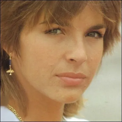 Avec quoi Véronique Jannot a-t-elle fait l'amour d'après le titre de sa chanson, sortie en 1988 ?