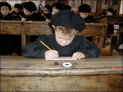 Vous êtes passé par les classes préparatoires scientifiques. Quel adjectif vous qualifiait alors ?