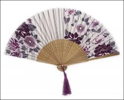 Marbre blanc originaire d'une île grecque de même nom :