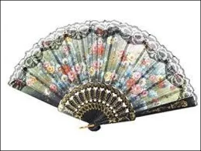 Grand éventail originaire d'Orient consistant en un écran de toile mobile suspendu à un plafond et servant de ventilateur :