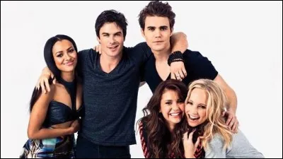 De qui Caroline porte-t-elle les enfants ?