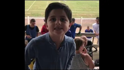 (blague) Qu'est-ce qui est jaune et qui attend ?