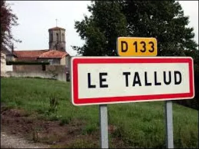 Ville de Nouvelle-Aquitaine, dans le canton et arrondissement de Parthenay, Le Tallud se situe dans le d&eacute;partement