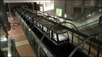 La ligne 14 est entièrement :